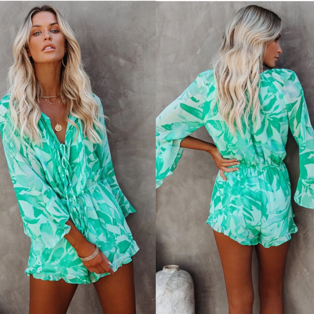 Vici Aqua Oasis Leaf Print Romper Green Medium